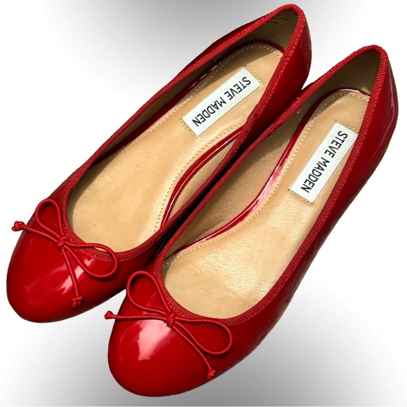 Steve Madden Glossy Red Flats - Picture 1 of 6